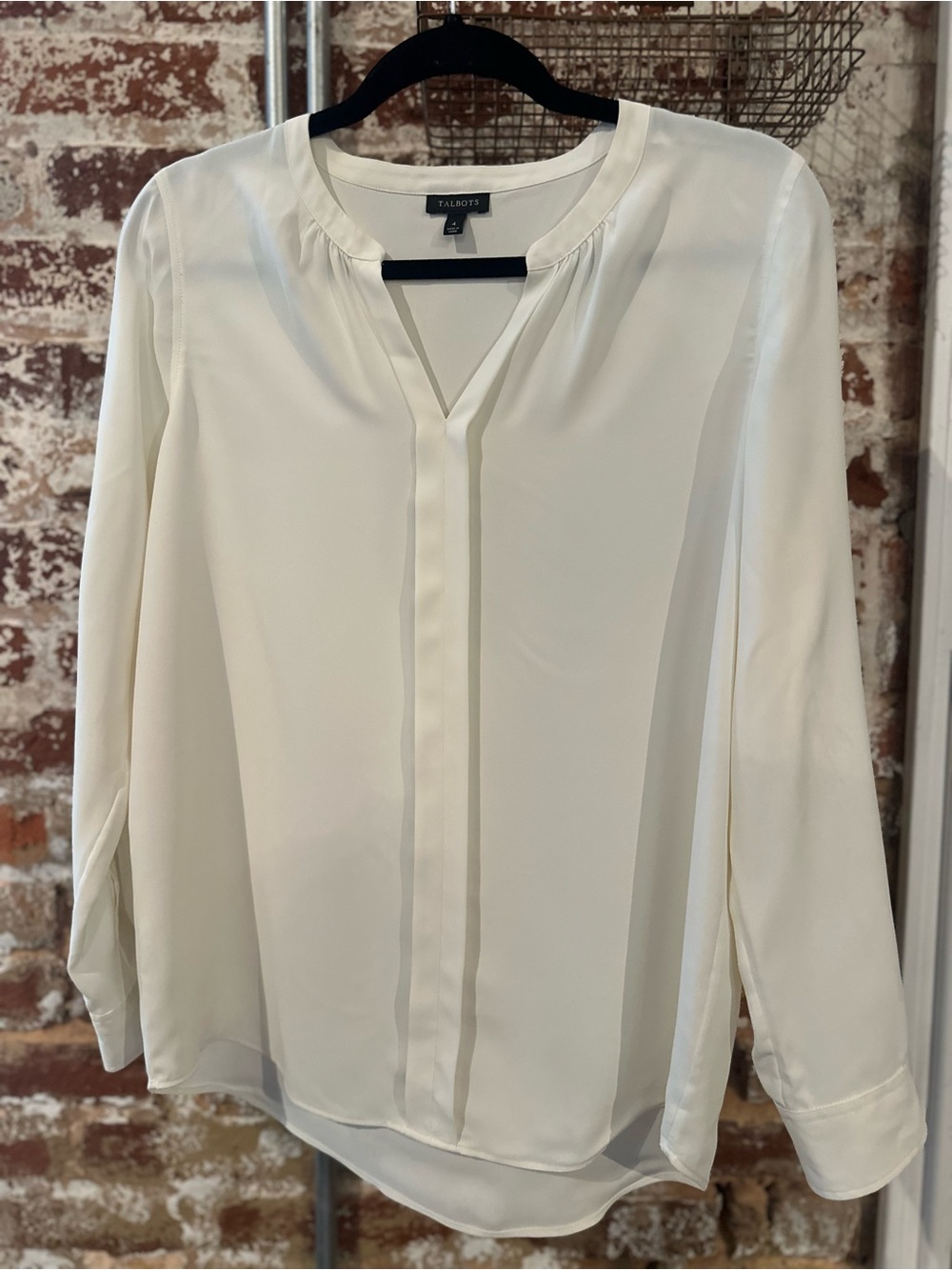 Talbots Women's Cream V-Neck Long Sleeve Blouse, Size 4